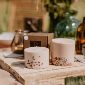 TL Candles handmade soy wax candle with linden flower, honey, and amber pieces, natural eco-friendly candle handmade in Latvia