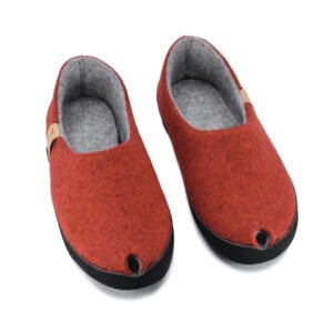 TOKU Budapest felt slippers in red – handmade in Estonia, unisex indoor shoes with natural wool felt and Nordic design