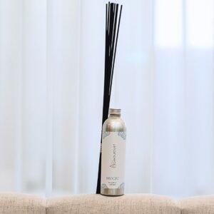 Alternative view of Breeze Diffuser Refill – 250 ml