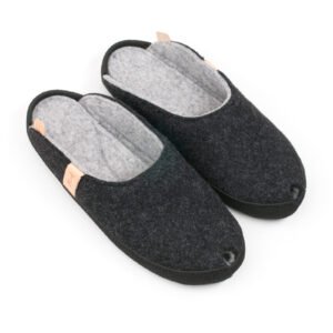 Alternative view of TOKU Brussels Slippers - Dark Gray