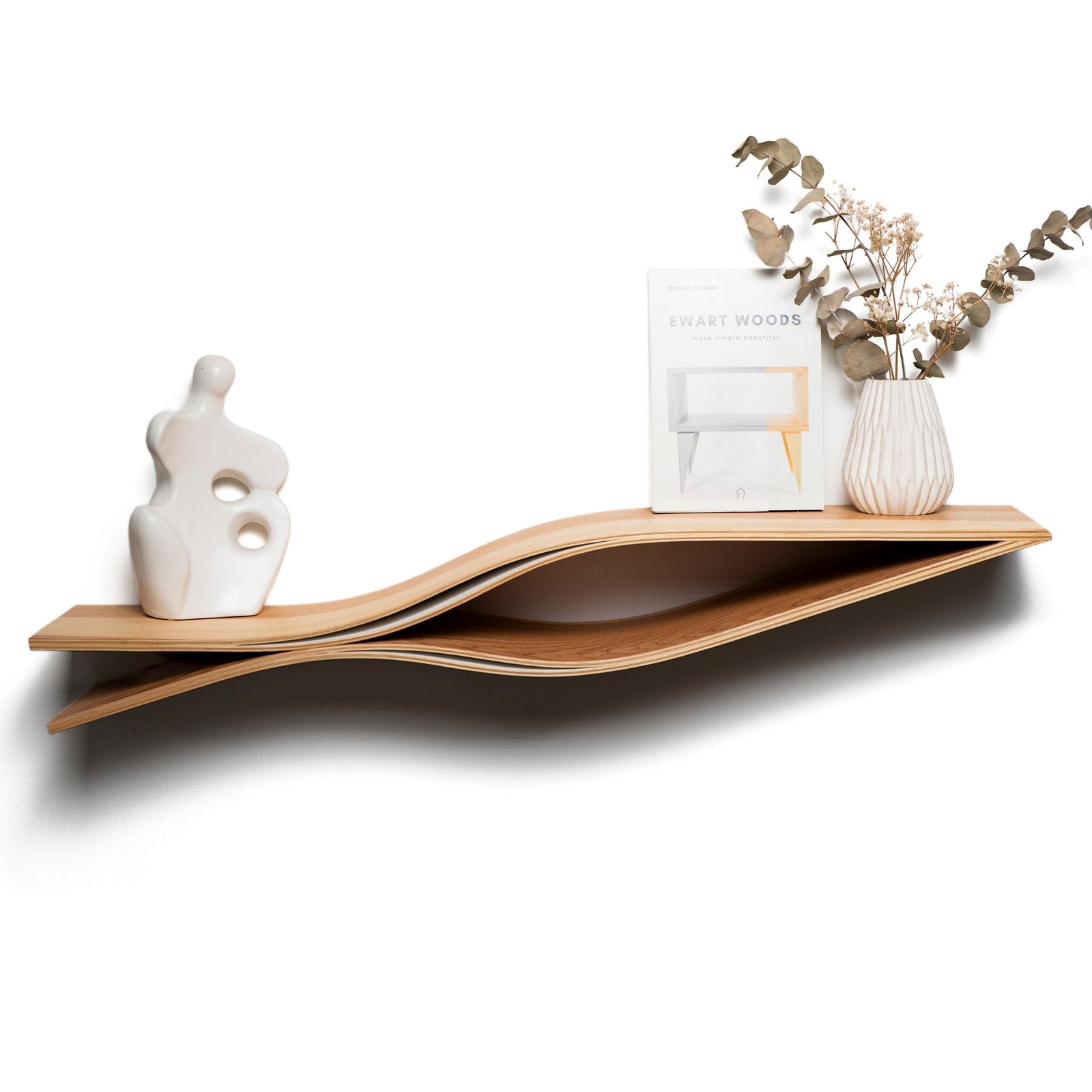 Plaukiojanti medinė sieninė lentyna „Fish“ EWART Woods Floating Wooden Wall Shelf – Fish, handmade birch plywood shelf with natural wood veneer, Nordic wall decor, made in Latvia