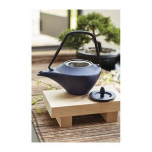 La Cafetière cast iron Japanese-style tea pot in dark blue, 450 ml teapot with removable stainless steel infuser