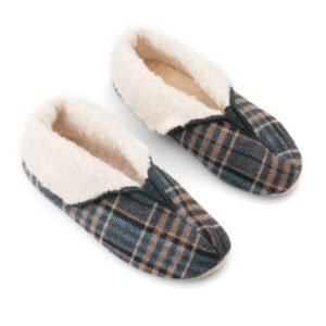 Trolla lambswool slippers – handmade in Estonia, cozy wool indoor shoes, Nordic design comfort by OmaKing