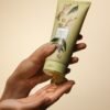 Moisturizing shower gel with cucumber extract and light shimmer by Magrada x Lauren