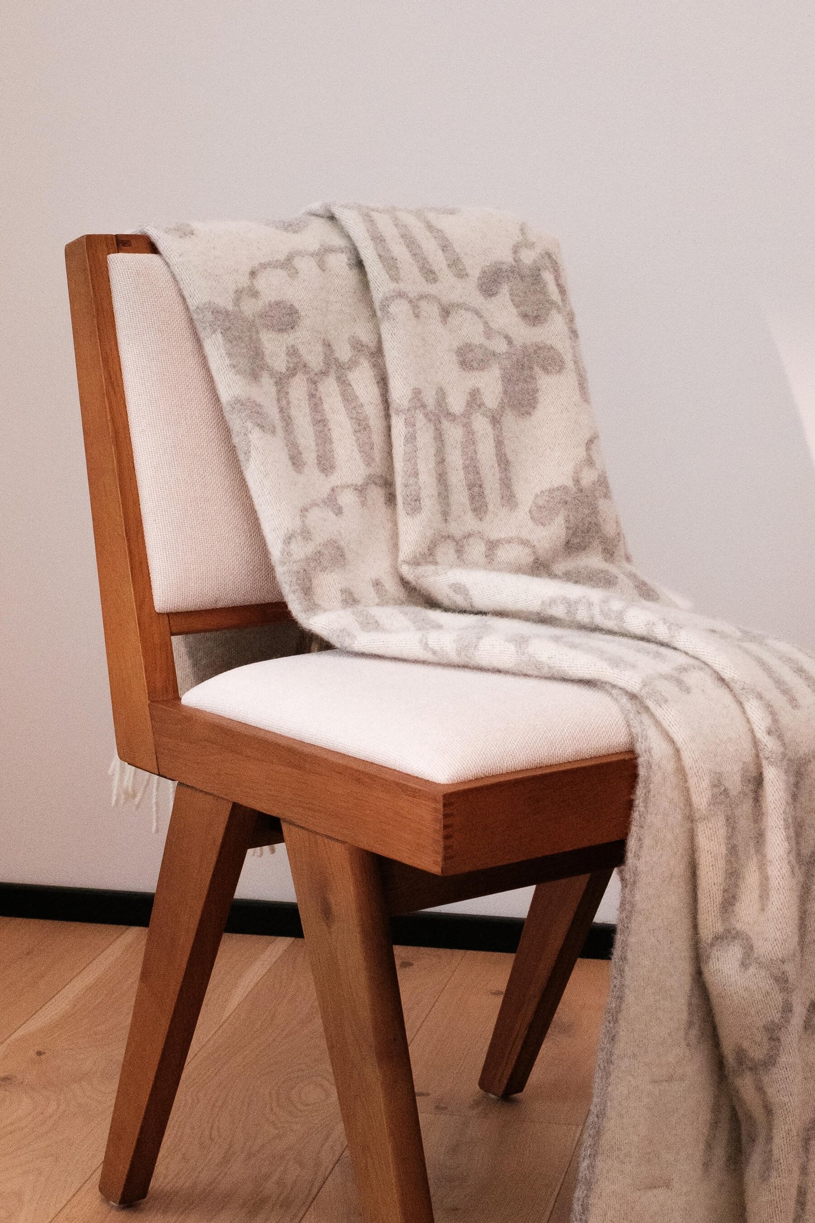 Friendsheep wool throw Grey Friendsheep wool throw by Woolish