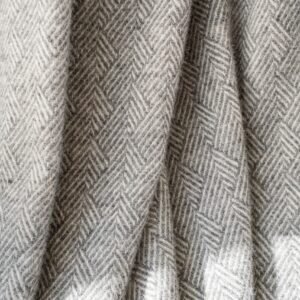 Hera wool throw