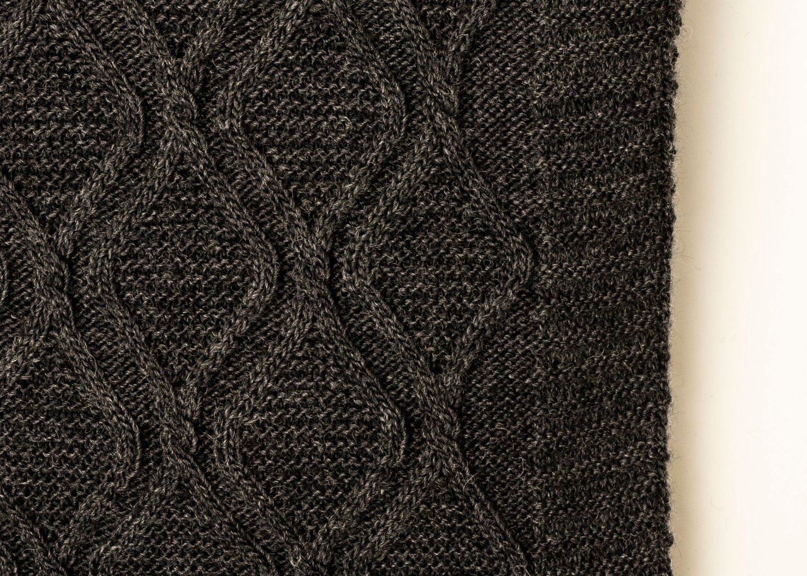 Royal merino throw - Charcoal grey Royal merino throw - Charcoal grey - Image 2
