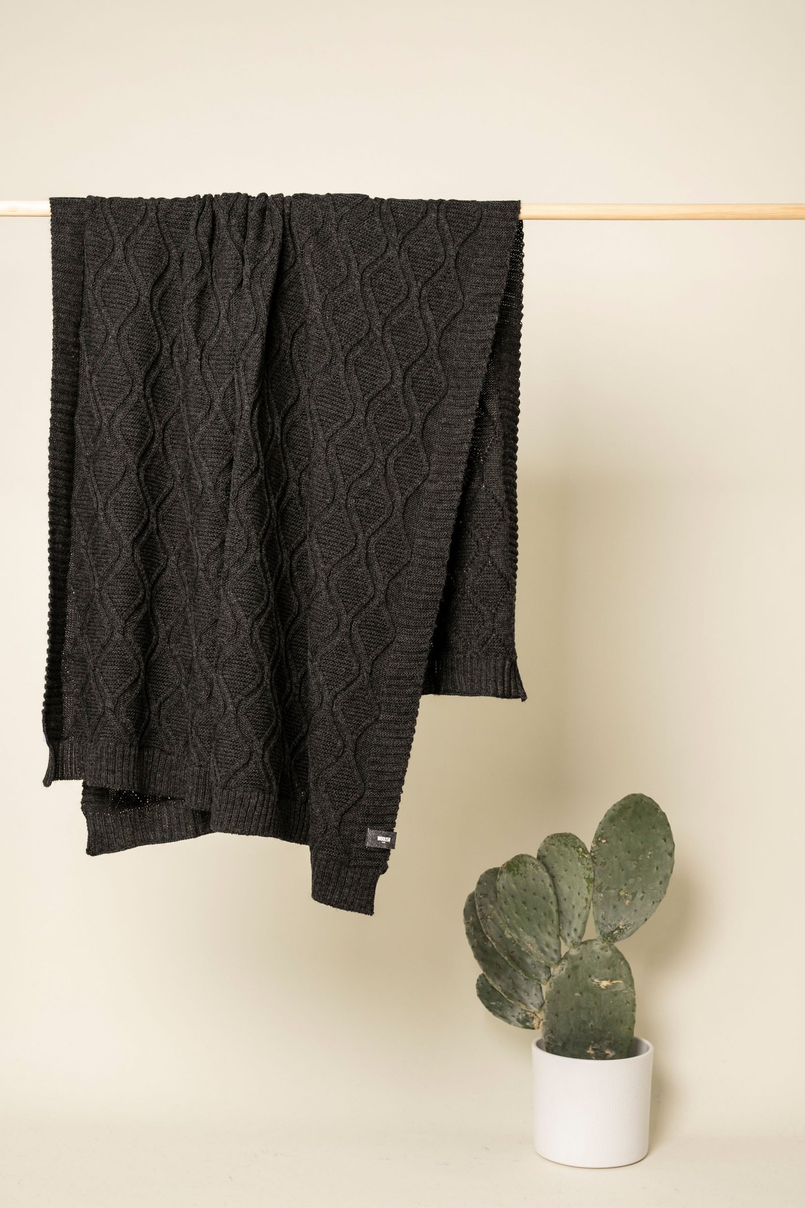 Royal merino throw - Charcoal grey Royal merino throw - Charcoal grey - Image 3