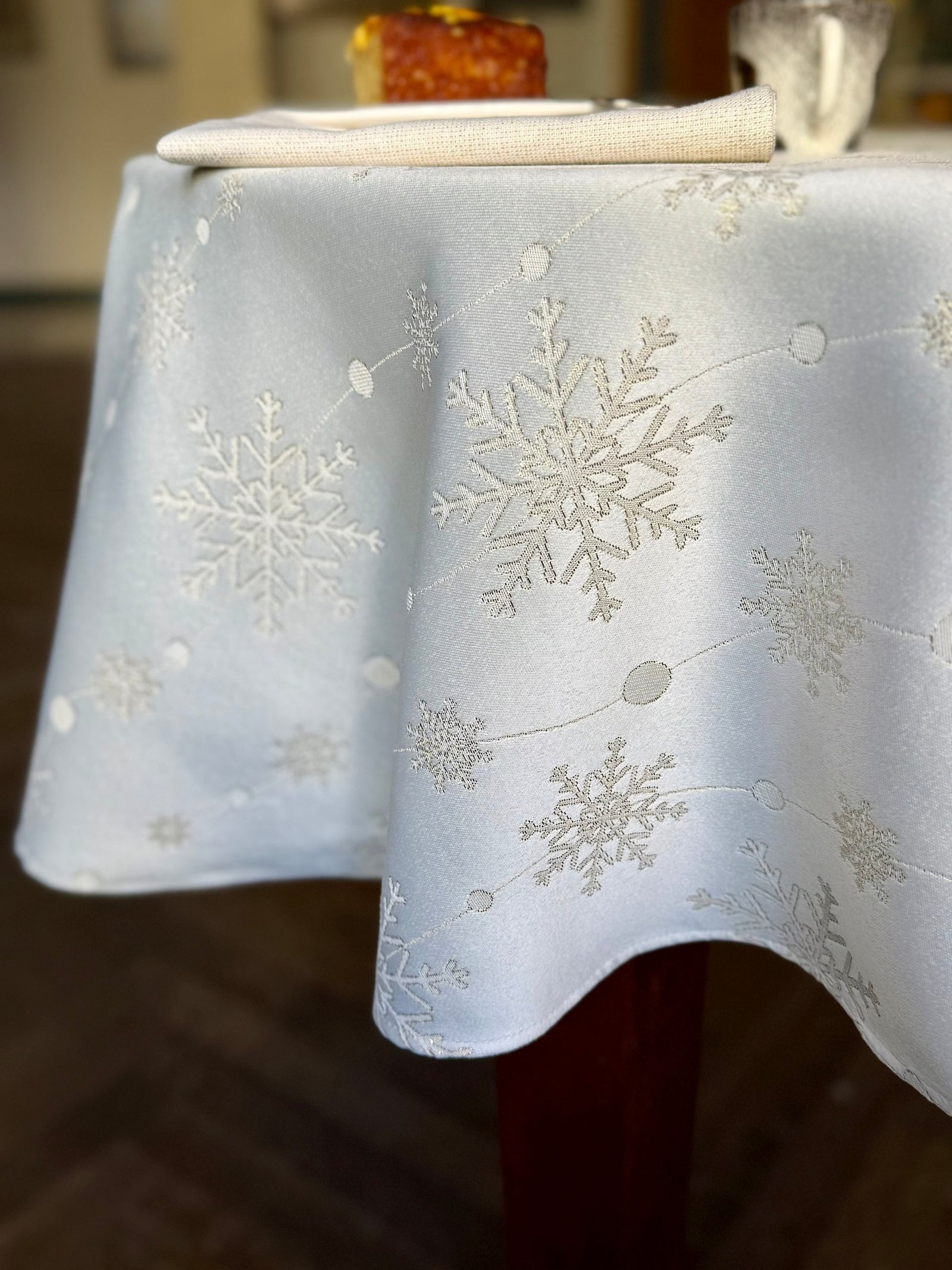 Round Tablecloth - Golden Snowfall Round Tablecloth - Golden Snowfall - Image 5