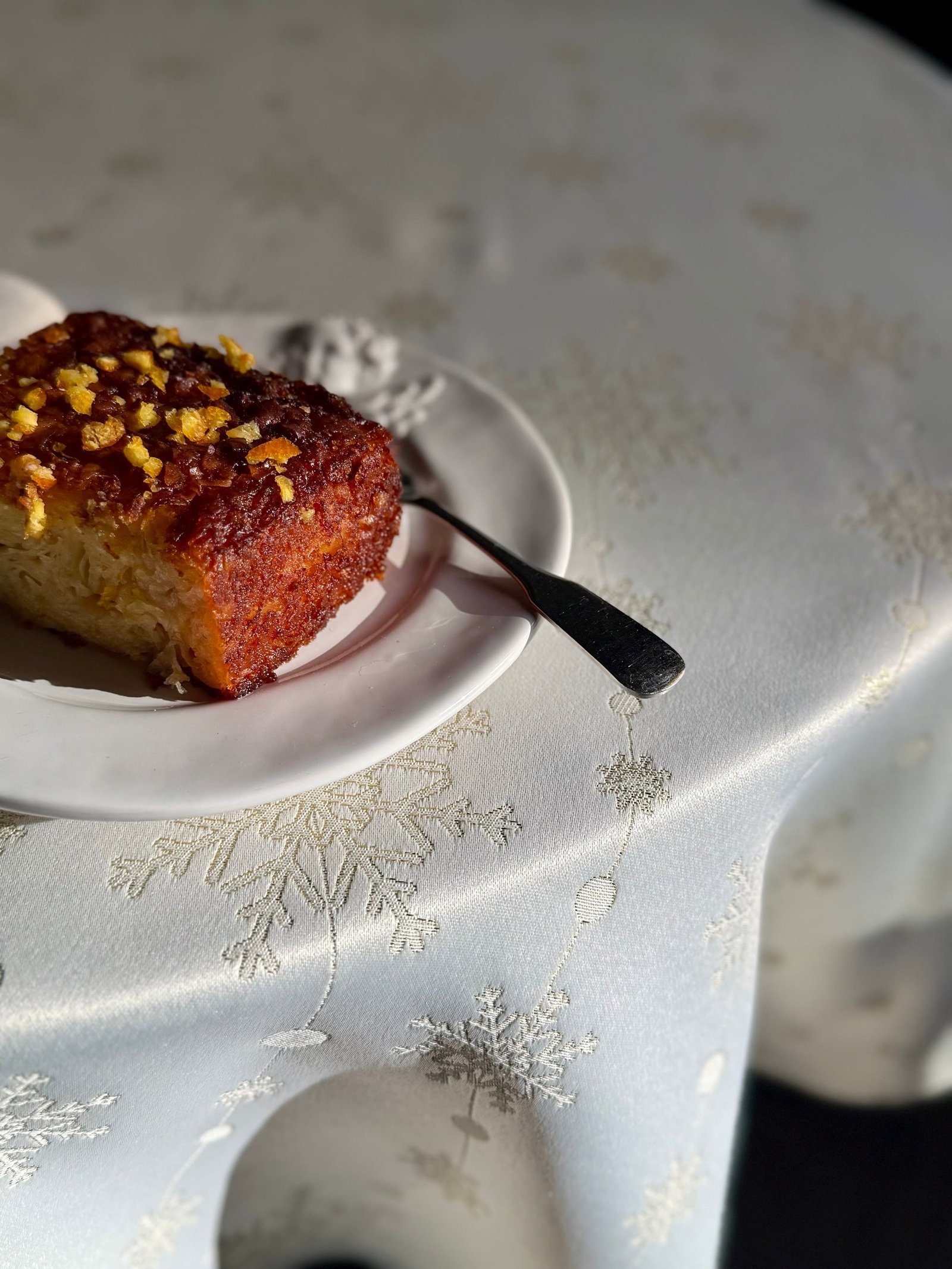 Round Tablecloth - Golden Snowfall Round Tablecloth - Golden Snowfall - Image 6